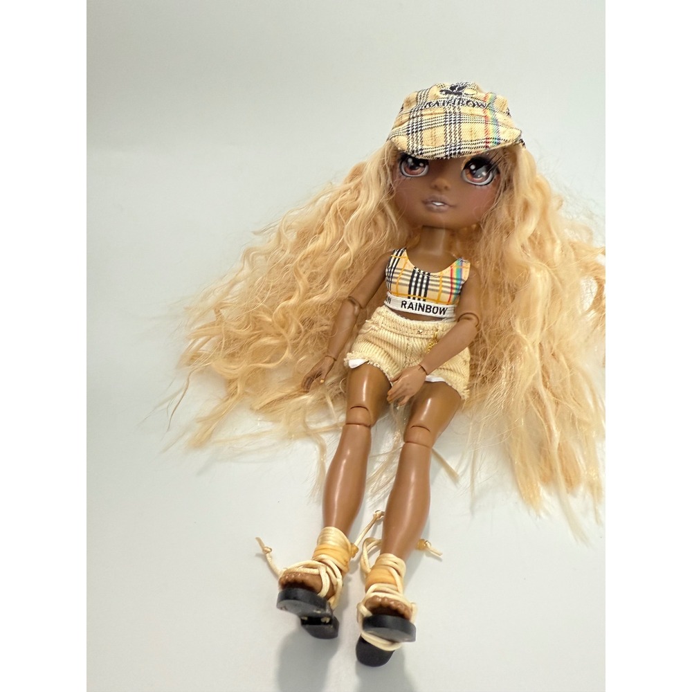Rainbow High Doll Bella Parker Fashion Doll‎ Blonde Curly Hair Plaid Outfit